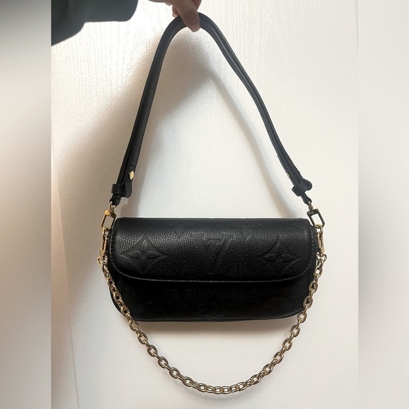 LOUIS VUITTON LVY WALLET ON CHAIN BAG - Picture 1 of 11